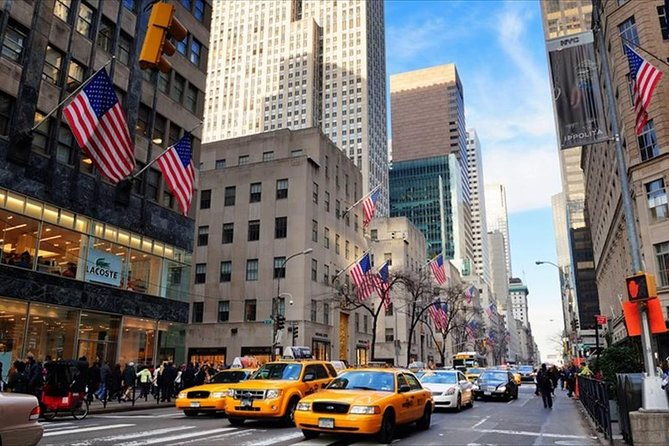visit-the-statue-of-liberty-plus-3-hour-manhattan-walking-tour