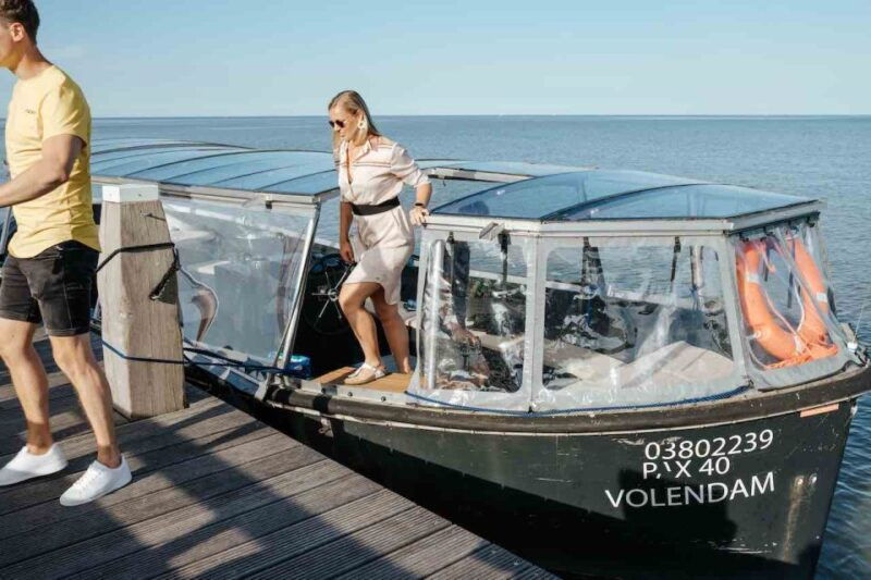 volendam-guided-cruise-on-gouwzee-lake-1-free-drink