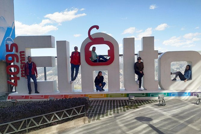 walking-city-tour-la-paz-cable-cars-valle-de-luna-private-tour