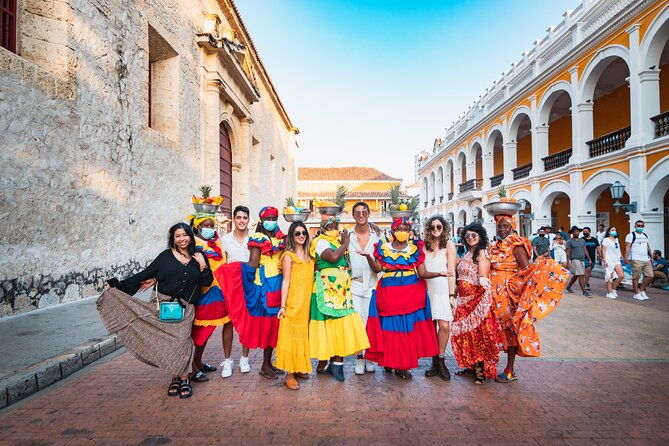 walking-tour-of-cartagena-photos-snacks-and-local-drink-included