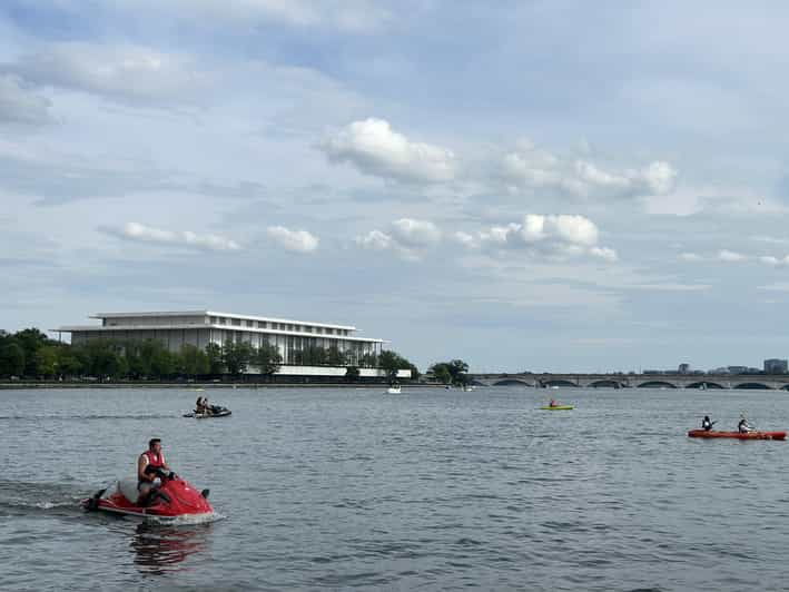 washington-d-c-acquired-taste-food-tour-in-georgetown