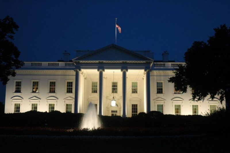 washington-dc-night-under-the-stars-bus-walking-tour