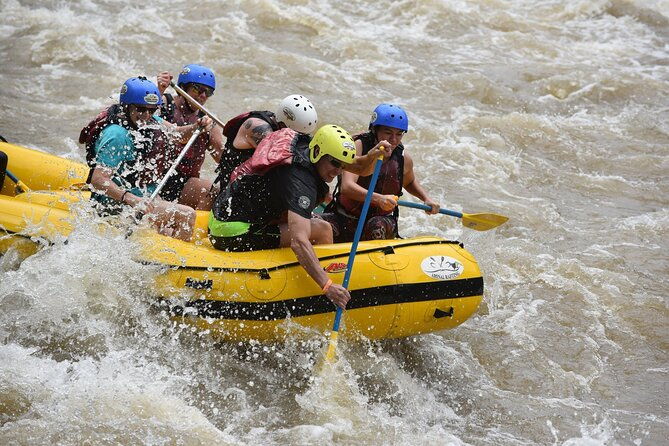 white-water-rafting-class-ii-iii-on-the-amazing-balsa-river