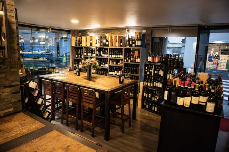 wine-tasting-experience-with-cheese-and-cold-cuts