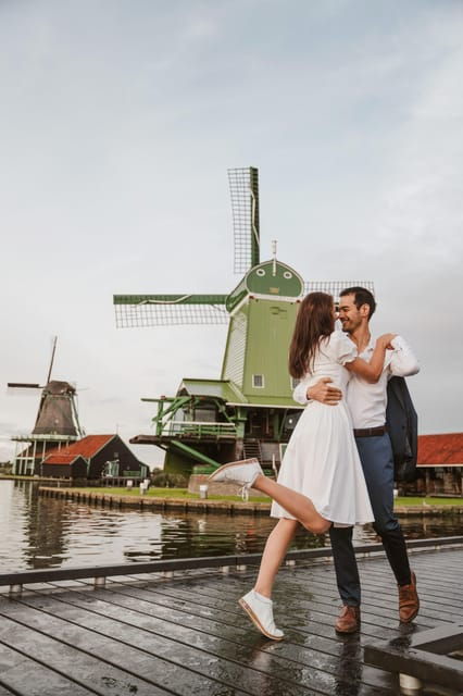 zaanse-schans-photoshoot-near-amsterdam-with-windmills