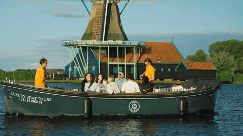 zaanse-schans-private-cruise-live-guide-drinks-included