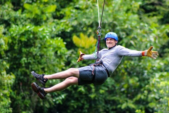 zipline-canopy-tour-near-manuel-antonio