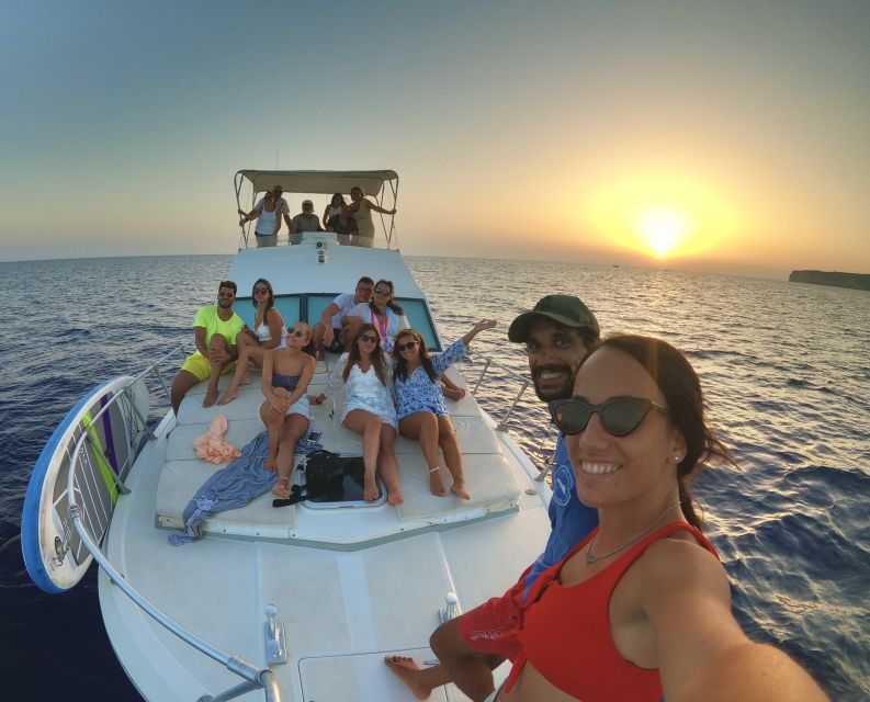 3-hour-boat-trip-at-sunset-with-the-sighting-delfini