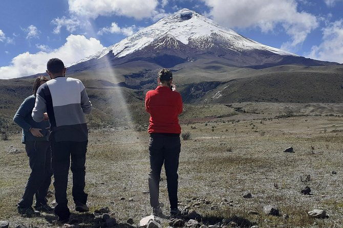 2-day-1-night-tour-to-cotopaxi-volcano-and-quilotoa-lagoon-all-included