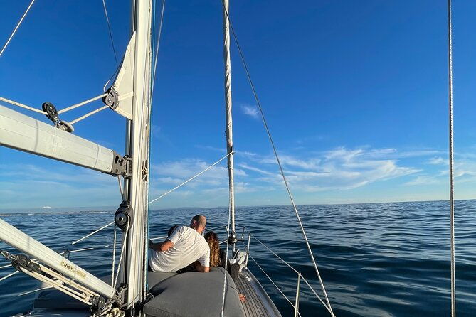 2-hours-romantic-experience-for-two-by-sailboat-in-cascais