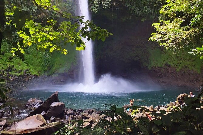 2-in-1-arenal-volcano-hike-la-fortuna-waterfall