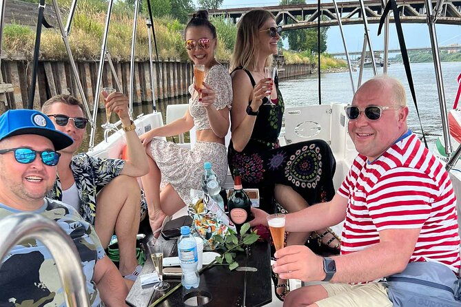 2h-rental-of-motorboat-for-10-in-warsaw-no-license-needed