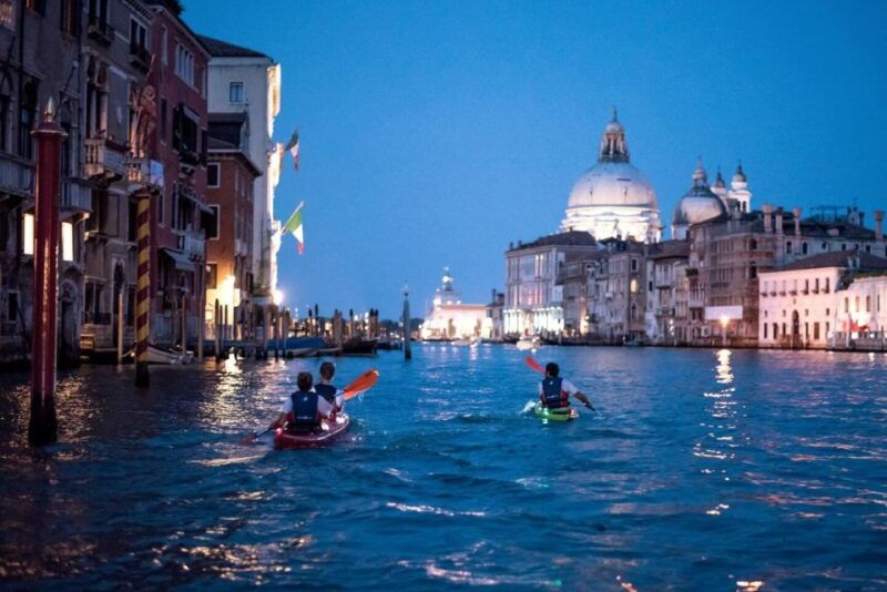 2hr-night-kayak-tour-in-venice-premium-tour-with-sunset