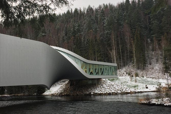 7-hours-private-limousine-tour-combined-oslo-tyrifjord-including-the-twist