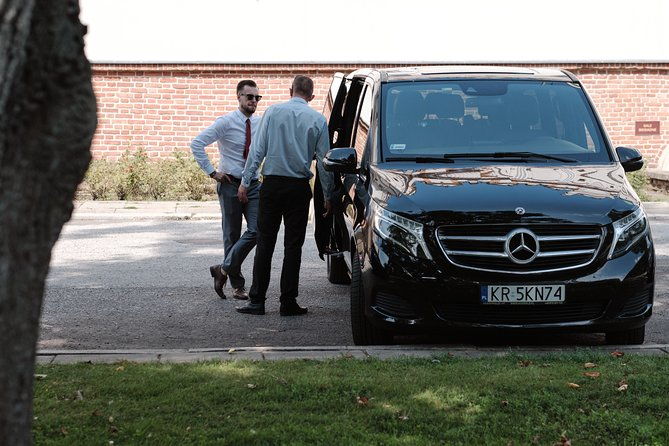 airport-to-cracow-transfer-by-minivan