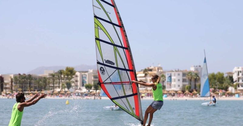 alacudia-bay-2-hour-windsurfing-course