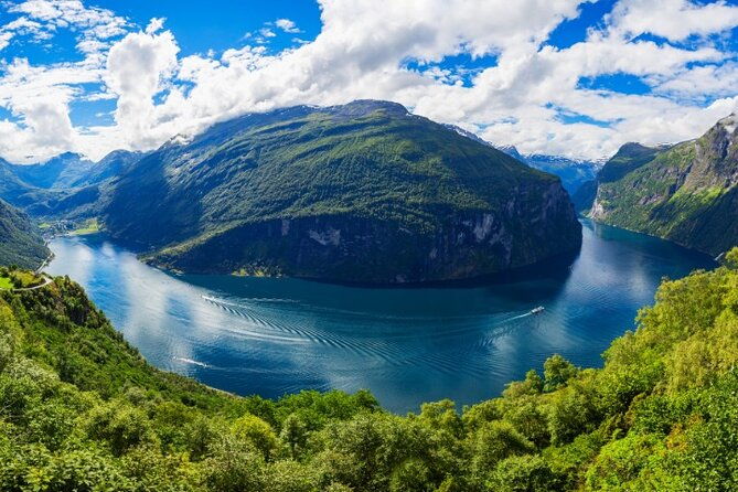 alesund-port-airport-city-private-transfer