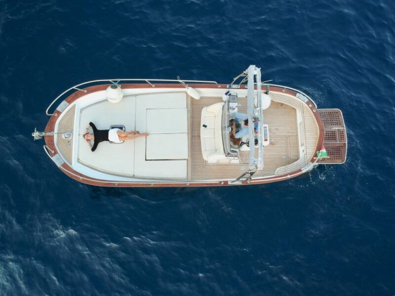 amalfi-coast-private-boat-trip-with-prosecco-and-snorkeling
