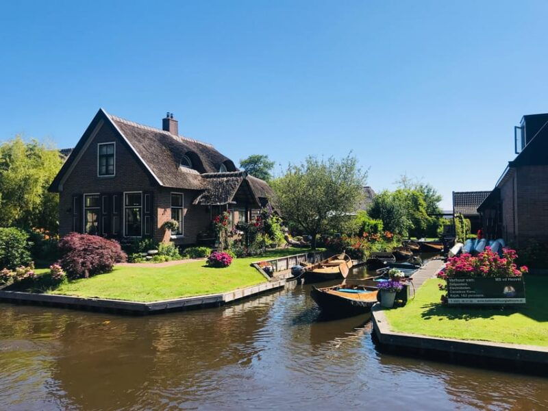amsterdam-giethoorn-afsluitdijk-and-zaanse-schans-day-trip