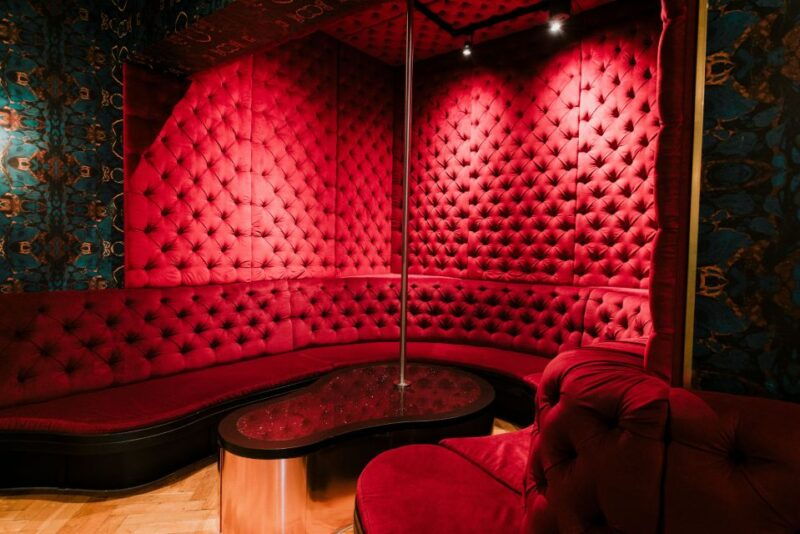 amsterdam-tour-de-bonton-club-tour-and-20-nightclubs-entry