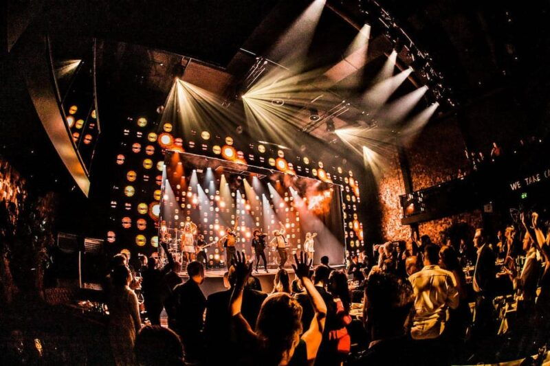 amsterdam-vegas-dinner-show-with-3-course-sharing-menu