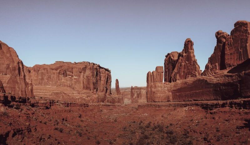 arches-national-park-sunset-pavement-van-tour