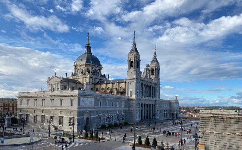 architecture-tour-old-historic-madrid-with-an-architect