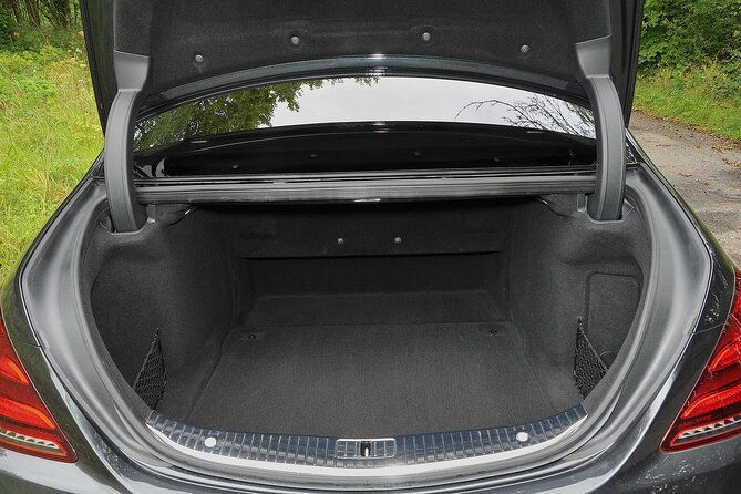 arrival-transfer-munich-train-station-to-munich-by-luxury-car