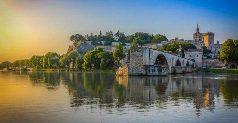 avignon-city-of-popes-and-wine-tasting-private-full-day-tour