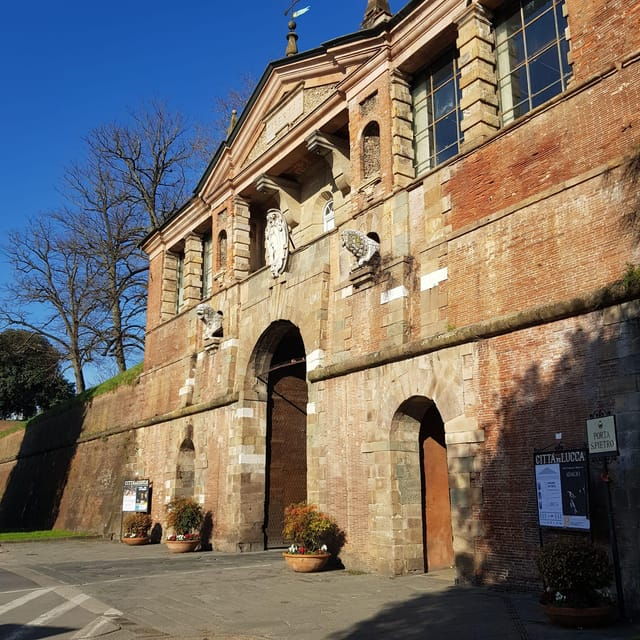 basic-lucca-guided-tour-in-italian