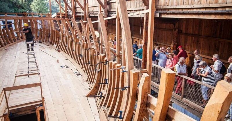 basque-whaleboat-and-traditional-basque-cider-house