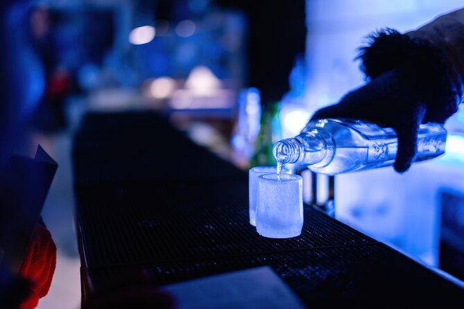 berlin-combo-hop-on-hop-off-bus-and-icebar-ticket