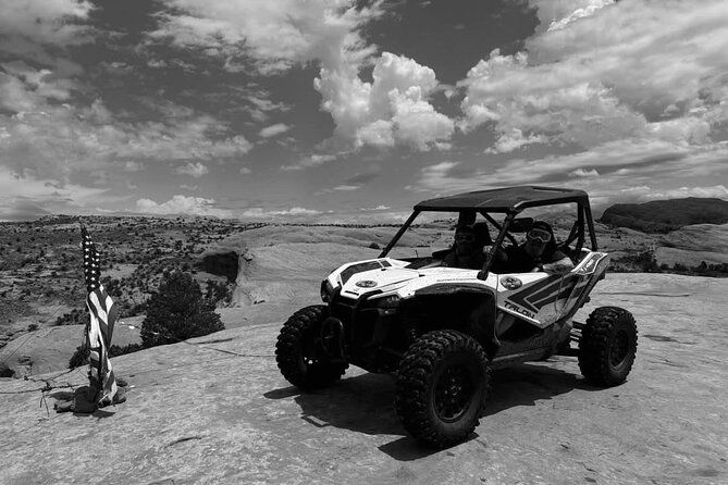 best-poison-spider-u-drive-4x4-tour-in-moab-dinosaur-tracks