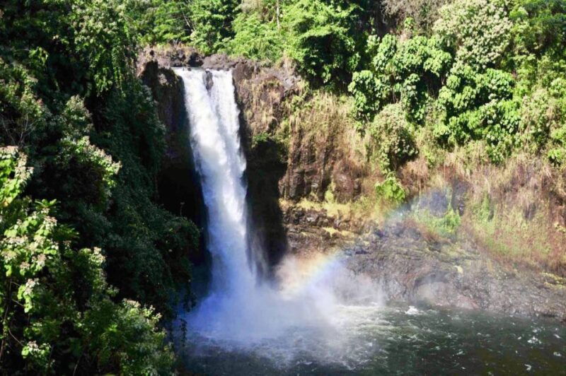 big-island-volcanoes-waterfalls-coffee-farm-day-trip