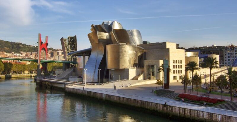 bilbao-classic-modern-guided-walking-tour-with-pintxos