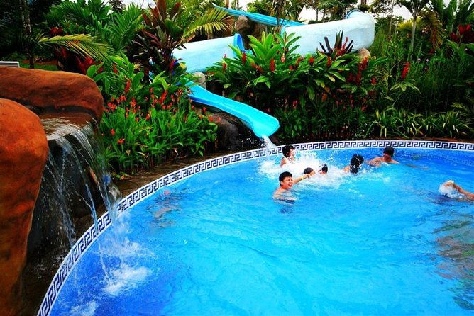 blue-river-hot-springs-bath-in-rincon-de-la-vieja-from-liberia