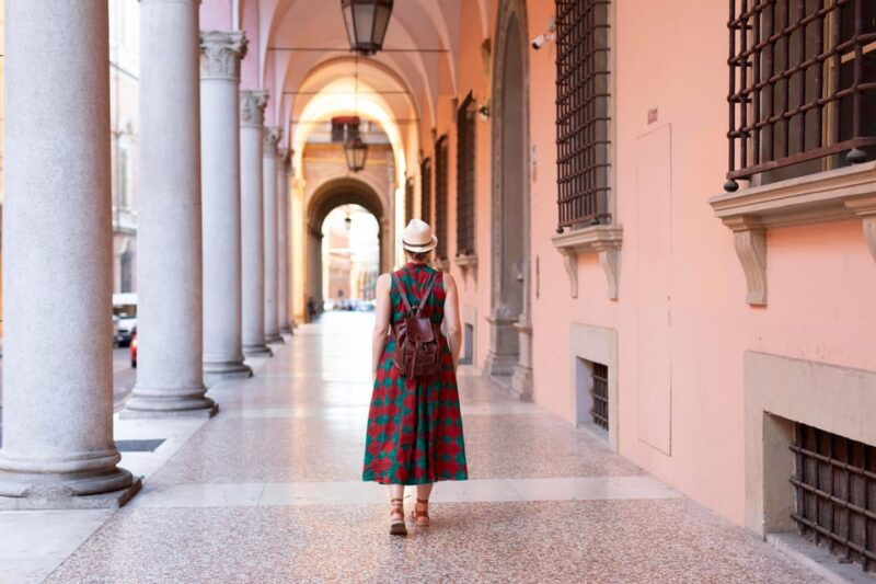 bologna-private-top-historical-sites-guided-walking-tour