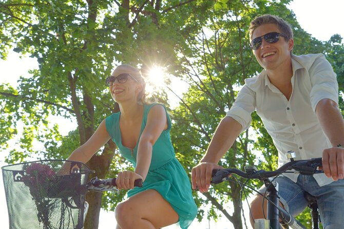 bordeauxs-iconic-landmarks-a-private-bike-tour