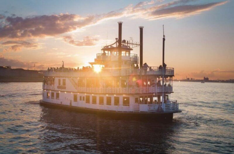 boston-harbor-full-moon-cruise-with-champagne-option
