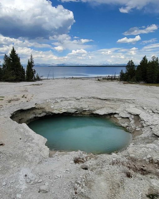 bozeman-yellowstone-grand-teton-national-park-with-hotel