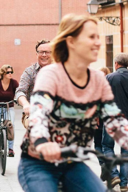 cadiz-city-sightseeing-guided-tour-by-bike