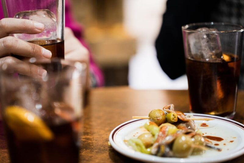 cadiz-food-tour-with-tapas-drinks-with-a-local