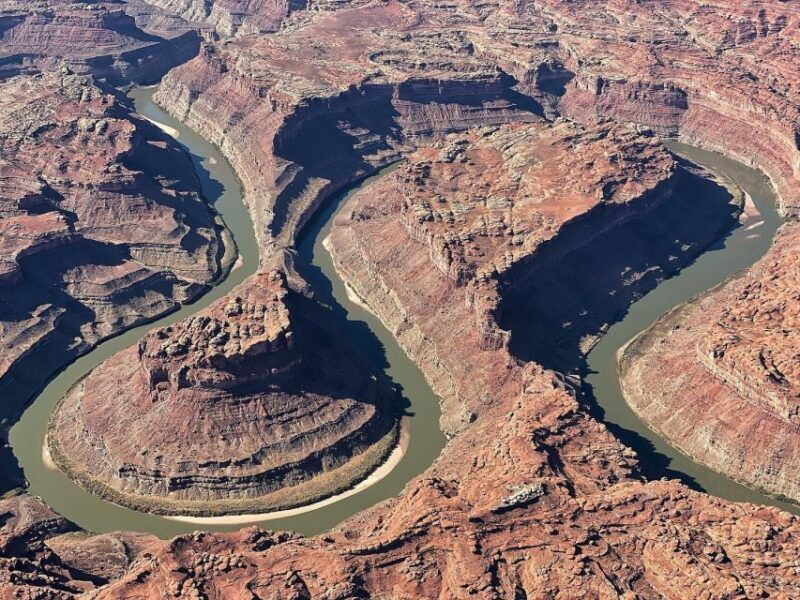 canyonlands-and-arches-national-park-scenic-airplane-flight