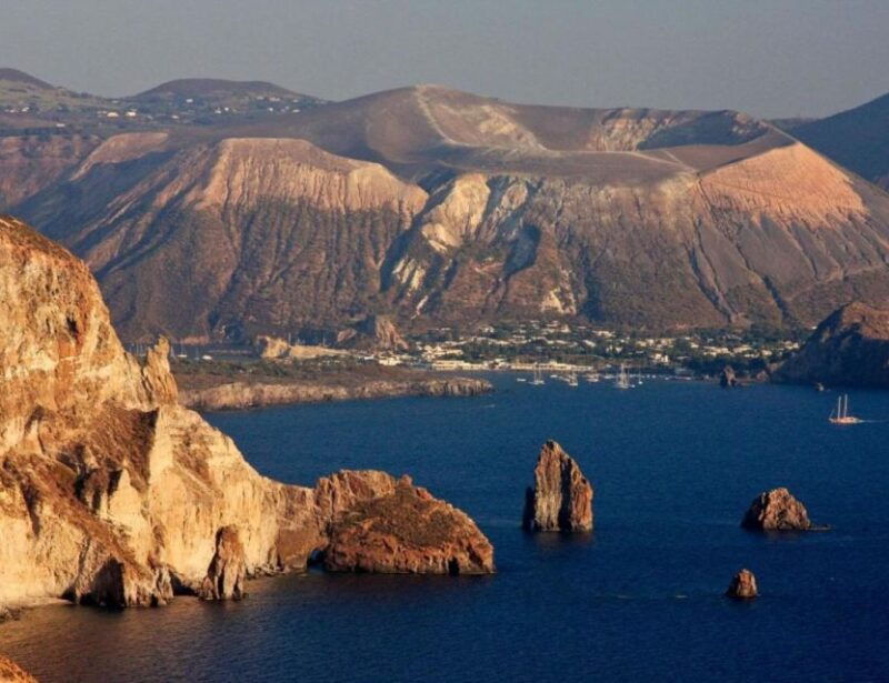 capo-dorlando-mini-cruises-to-vulcano-and-salina-islands