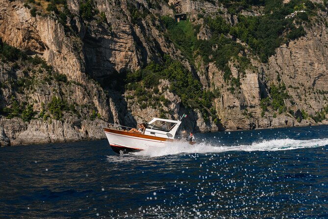 capri-and-positano-classic-private-25ft-classic-boat