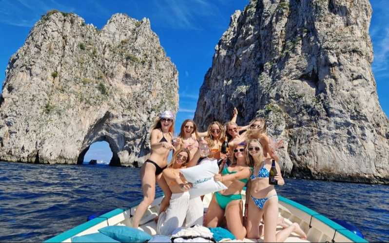 capri-boat-tour-with-swimming-limoncello-and-snack