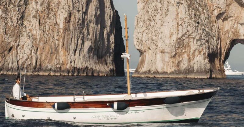 capri-coast-private-3-hour-gozzo-boat-tour