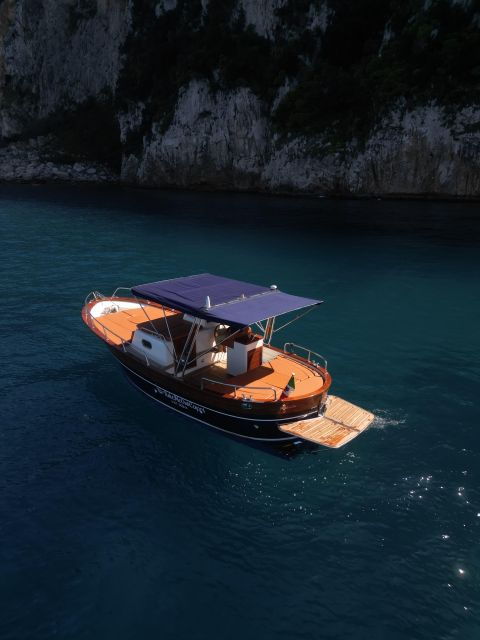 capri-private-boat-tour-with-visit-to-the-caves