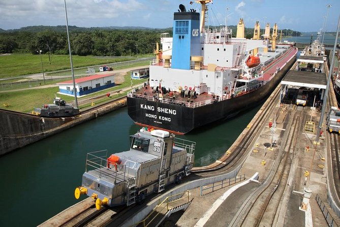 casco-antiguo-walking-tour-and-the-panama-canal