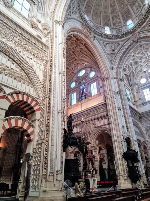 cathedral-mosque-guided-tour-in-a-small-group-in-french
